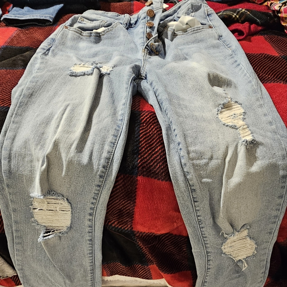 Maurices Capri's